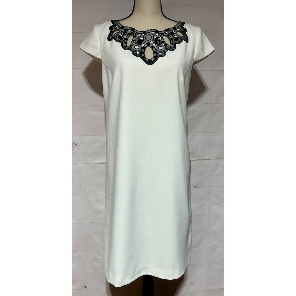 CHETTA B Sunhee Sz 8 off white classic dress w/ black lace embellished neckline